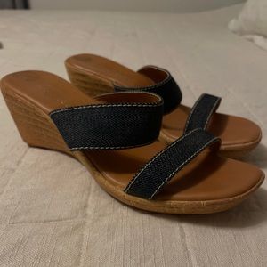Women’s Italian Shoemakers Wedge Sandals Size 9